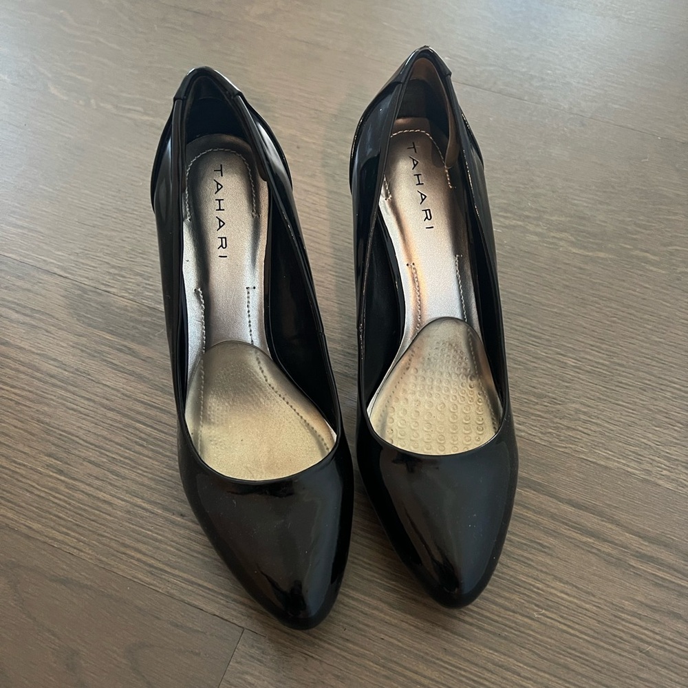 Tahari black Heels